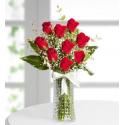 Red roses in a vase (TR)