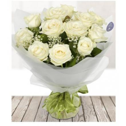 Dozen White Roses (UK)