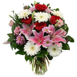 Celebration Τριαντάφυλλα Οριεντάλ σε μπουκέτο Celebration Τριαντάφυλλα Οριεντάλ σε μπουκέτο