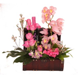 Ανθοσύνθεση με Ονοματεπώνυμο (μόνο για Ελλάδα) Ανθοσύνθεση με Ονοματεπώνυμο (μόνο για Ελλάδα)